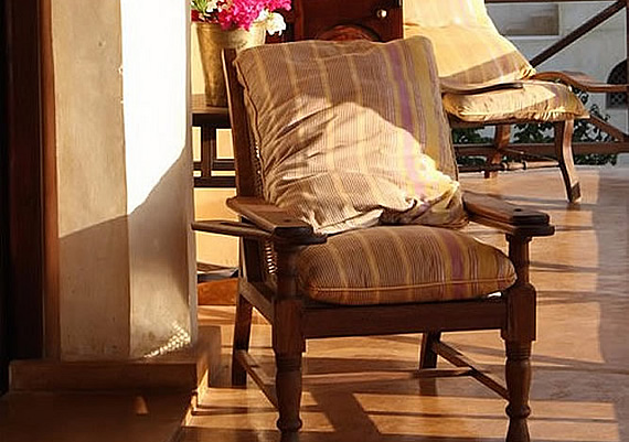 Fullmoon House Outdoor Chair