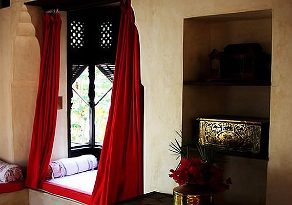 Fullmoon House Widow Drapes